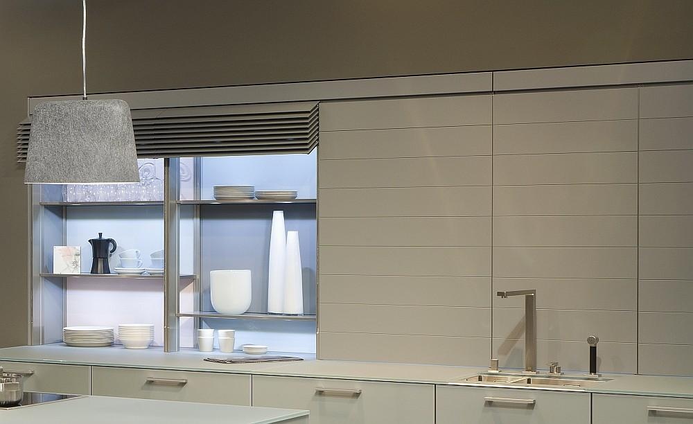 Küche mit Aluminium-Fronten